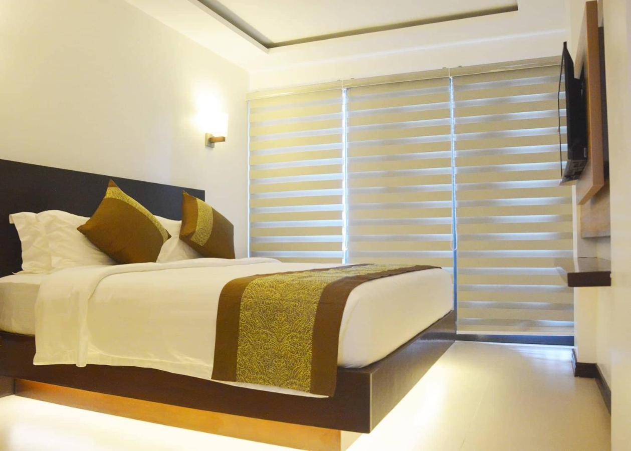 Commander Suites De Boracay Manoc-Manoc Exterior foto