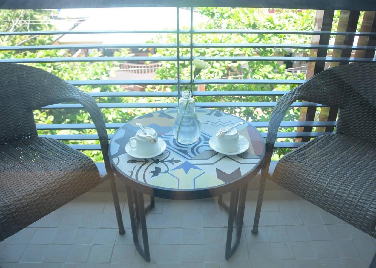 Commander Suites De Boracay Manoc-Manoc Exterior foto